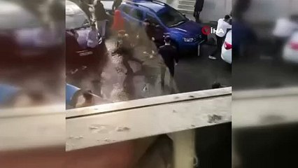 Hiç acımadılar! Tekme tokat saldırdılar!