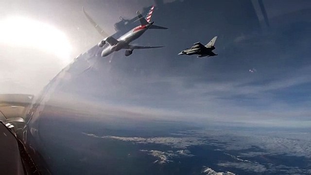 Volo NewYork-Delhi: il video dal caccia che ha scortato l'aereo a Fiumicino