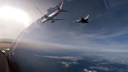 Volo NewYork-Delhi: il video dal caccia che ha scortato l'aereo a Fiumicino