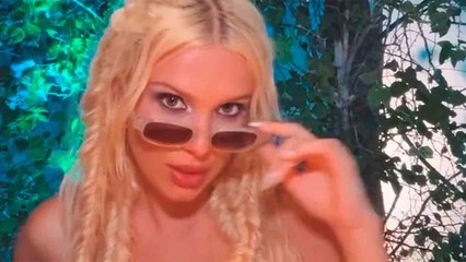 Video: Millie Bobby Brown verkleedt zich als zeemeermin om haar 21e verjaardag te vieren