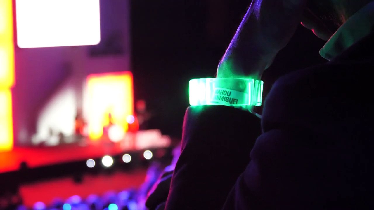 LED Bracelets for CORPORATE EVENTS | Glow Experience
