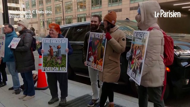 États-Unis : des employés de l'USAID limogés, acclamés à la sortie de leurs bureaux