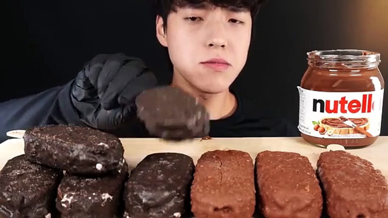 🍫  CHOCOLATE ICE CREAM MUKBANG ASMR EATING SOUNDS (KITKAT &