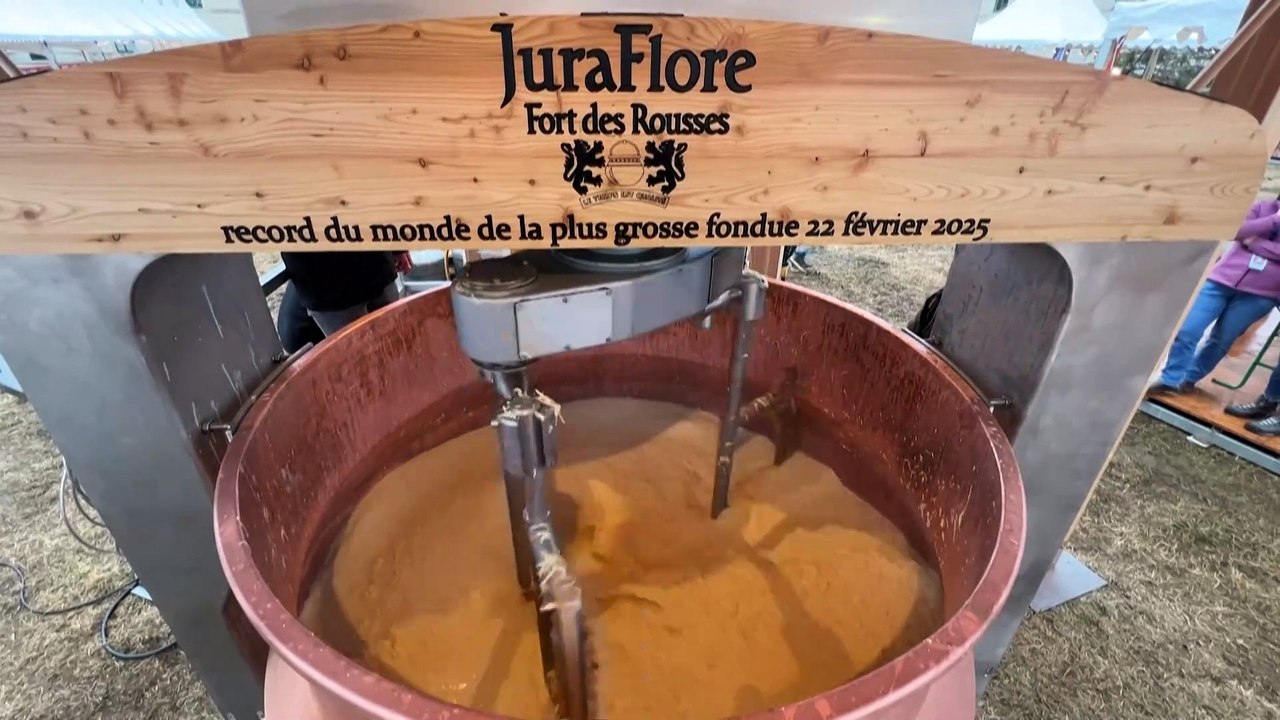 Le record du monde de la plus grande fondue au fromage battu en France