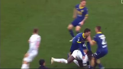 Moise Kean, futbolista de Fiorentina, cayó desplomado en el campo de juego y hay preocupación