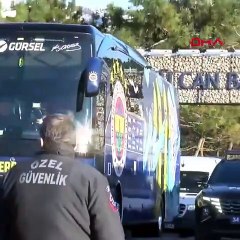 Fenerbahçe kafilesi meşalelerle RAMS Park'a uğurlandı