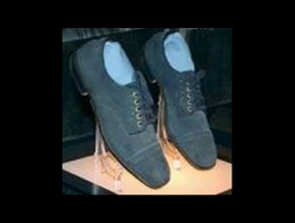 Cliff Richard - medley - Blue Suede Shoes/His Latest Flame/Keep A Knockin'