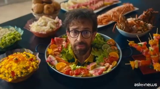 Luoghi comuni, no grazie. Nuovo spot sui villaggi per Alpitour World