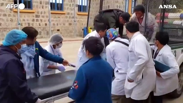 Bolivia, autobus precipita in una scarpata - almeno 31 morti e 15 feriti