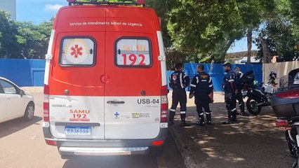 Mulher desmaia e cai no meio da via no Bairro Parque Verde, em Cascavel
