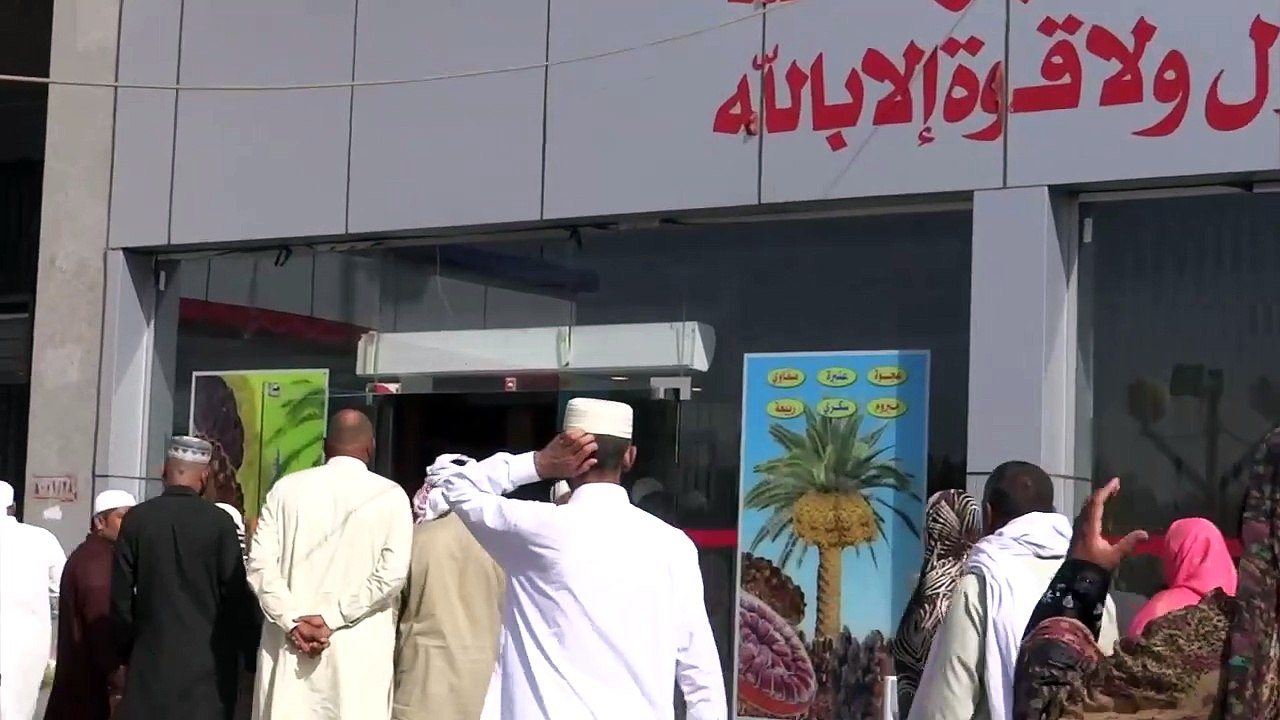 Umrah Travel by Bus with Guide in urdu historical Locations of Medina 4 april 2013 Saudi Arabia