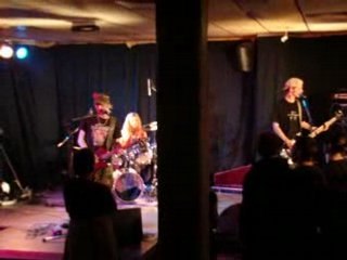 dead bombs smoke the police