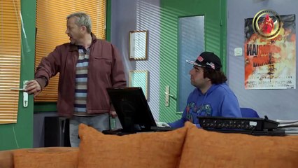 Lud Zbunjen Normalan (224 Epizoda) S9.E8 ∙ Daleko si zavicaju