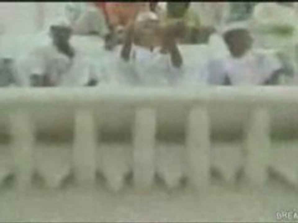 Lancer de bébé en Inde