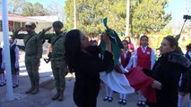 Realizan ceremonia de incineración y entrega de banderas a escuelas de Monclova