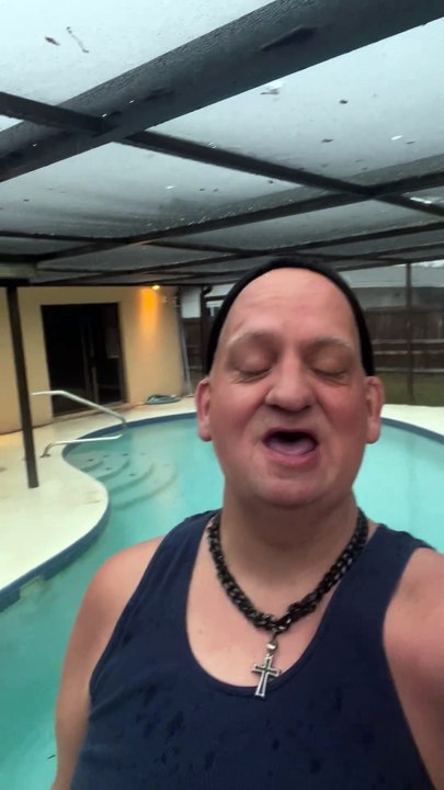 good evening Just  rainy night Shawn living life at 50 Welcome to my backyard Monday February 24 2025 64° here in Dunedin, Florida next to Clearwater have a great night  take care much love