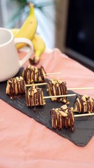 Brochettes banane cacahuètes