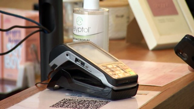 Labor promises to extend universal service obligation to mobile phones