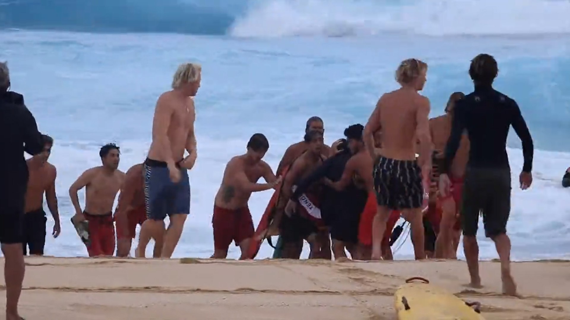 Dramtico rescate del conocido surfista Makai McNamara