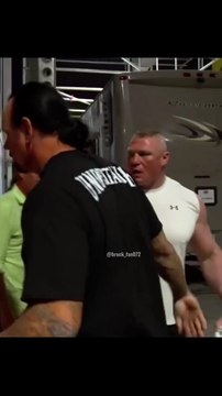 BROCK LESNAR MEETS UNDERTAKER AT BACKSTAGE 👑👀