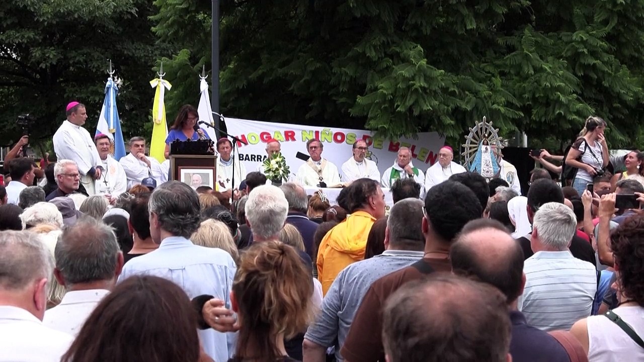 Bangen um Papst Franziskus: Gebete in Buenos Aires und Rom