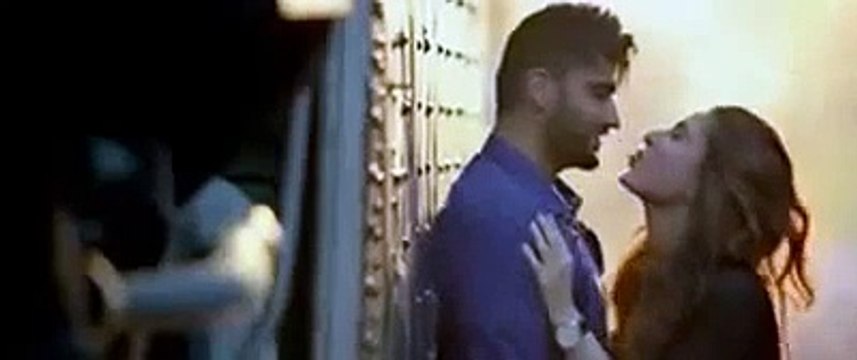 Kareena Kapoor Kissing Arjun Kapoor - Ki & Ka Movie