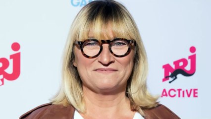 GALA VIDÉO - Christine Bravo face à un problème de santé, elle partage ses déboires chez le dentiste : "C’est un carnage, une boucherie"