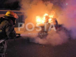 Incendio de auto en Monterrey