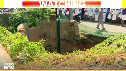 പാലക്കാട് നഗരത്തിൽ കാൽനടയാത്രക്കാർക്ക് ഭീഷണിയായി ആൾമറ ഇല്ലാത്ത കിണർ