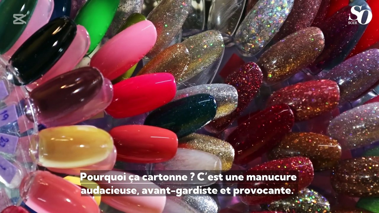 La manucure inversée : la tendance qui intrigue le monde de la beauté.