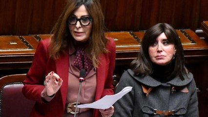 Santanché: «Borse? Ne ho una collezione e non ho nulla da nascondere»