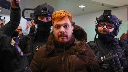 EN DIRECT - L'ex-fugitif Mohamed Amra de retour en France
