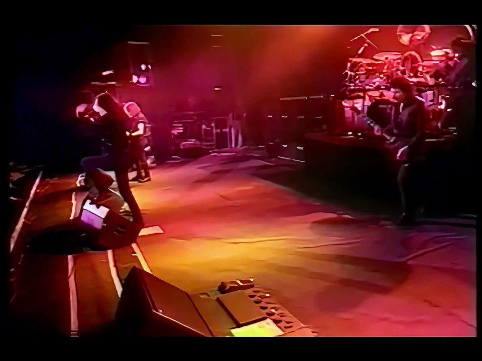 Black Sabbath - Paranoid (Cross Purposes Live) [4K Remastered AI Upscaled]