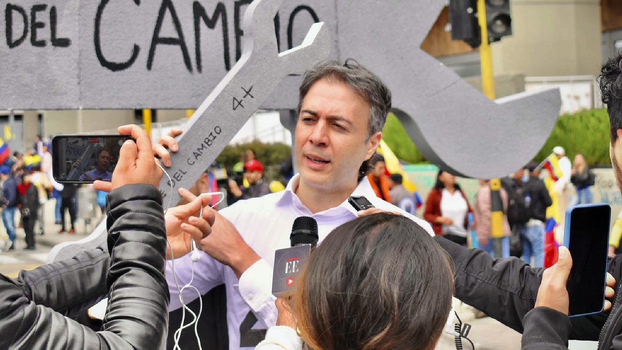 Cargos contra Daniel Quintero por no actualizar la declaración de renta y conflictos de interés