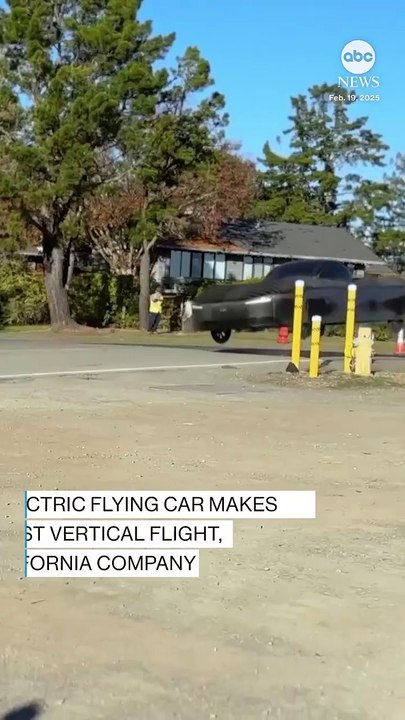 La première voiture volante électrique au monde effectue son premier vol (VIDEO)