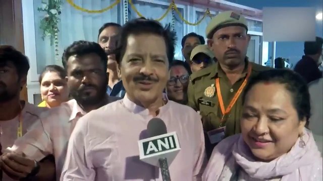 Video: Singer Udit Narayan visits Maha Kumbh Mela with wife, expresses gratitude