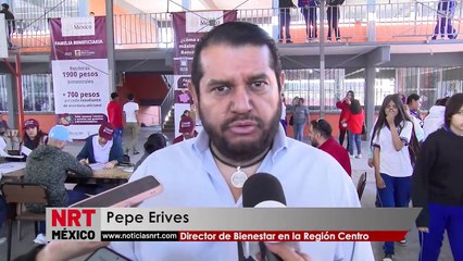 Continúa entrega de tarjetas de la Beca Rita Cetina en Monclova