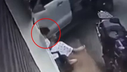 VIDEO | Joven que aprendía a manejar perdió el control y mató a una mujer en Antioquia