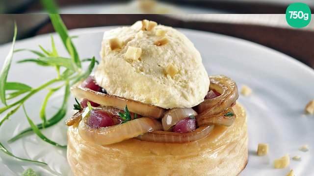 Crumpets façon tartiflette, glace au reblochon et lait de noisette