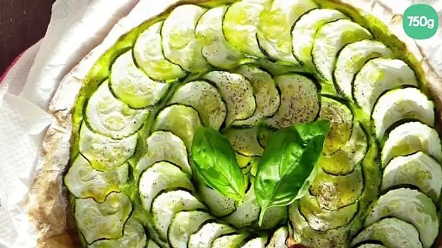 Tarte à la courgette et crème de courgettes au basilic