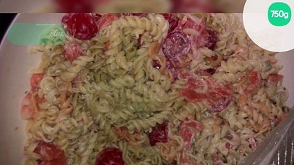 Salade composée, saumon fumé et fruit d'été