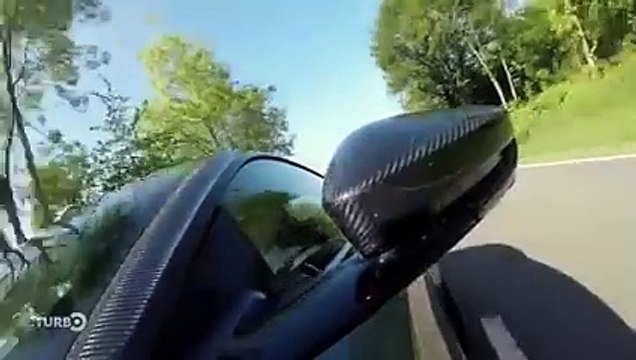 Aston Martin DB11 AMR, elle montre ses muscles - Extrait TURBO du 28/04/2019