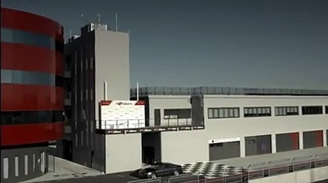 Audi S8 : le vaisseau amiral sportif sur le circuit de Navarra !