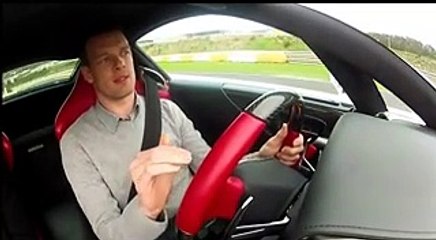 Vidéo : Alex Wurz s'amuse au volant de la Lexus LFA