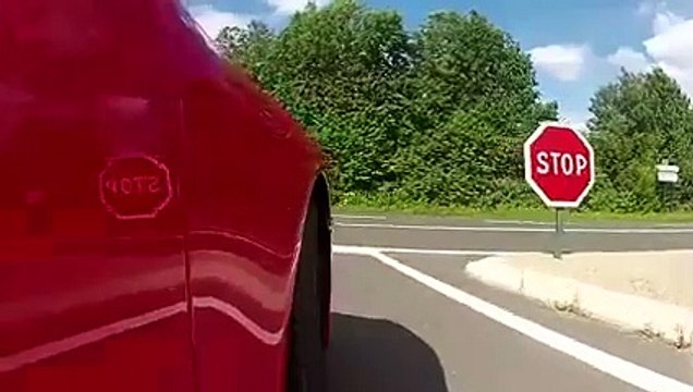 Vidéo : Essai Comparatif Aston Martin V8 Vantage vs. Porsche 911 Carrera S