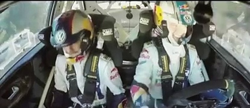 Neymar relève le défi de copiloter Sébastien Ogier à fond dans sa Polo R WRC !