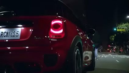 La Mini John Cooper Works avec Guerlain Chicherit et le skateboarder Tony Hawk à Los Angeles !