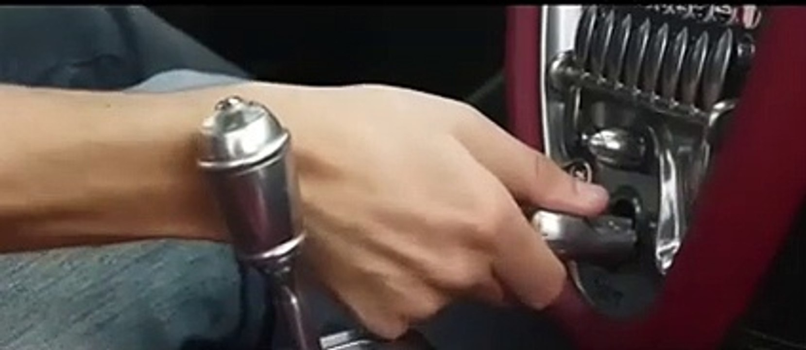 Pagani Huayra vs. Jet, un duel à la sauce western spaghetti