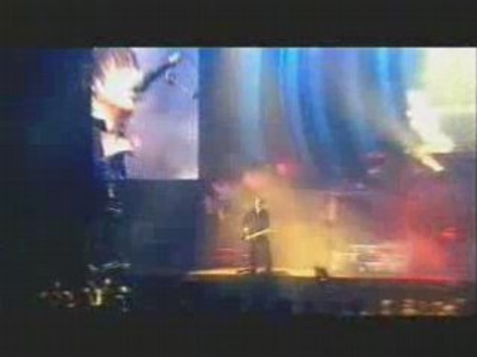 Popworldkiss.9thoct05