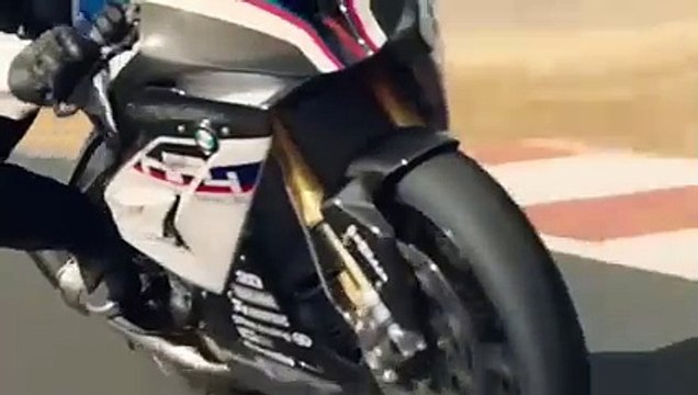 BMW HP4 Race : une bête de course limitée à 750 exemplaires.